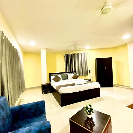 Hotel Sky Park Shamshabad Exteriér fotografie