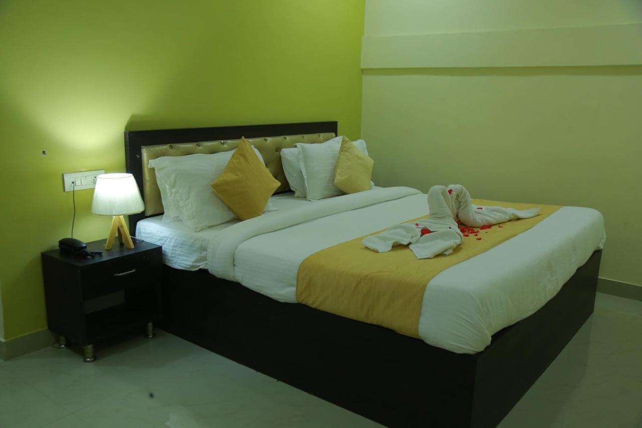 Hotel Sky Park Shamshabad Exteriér fotografie