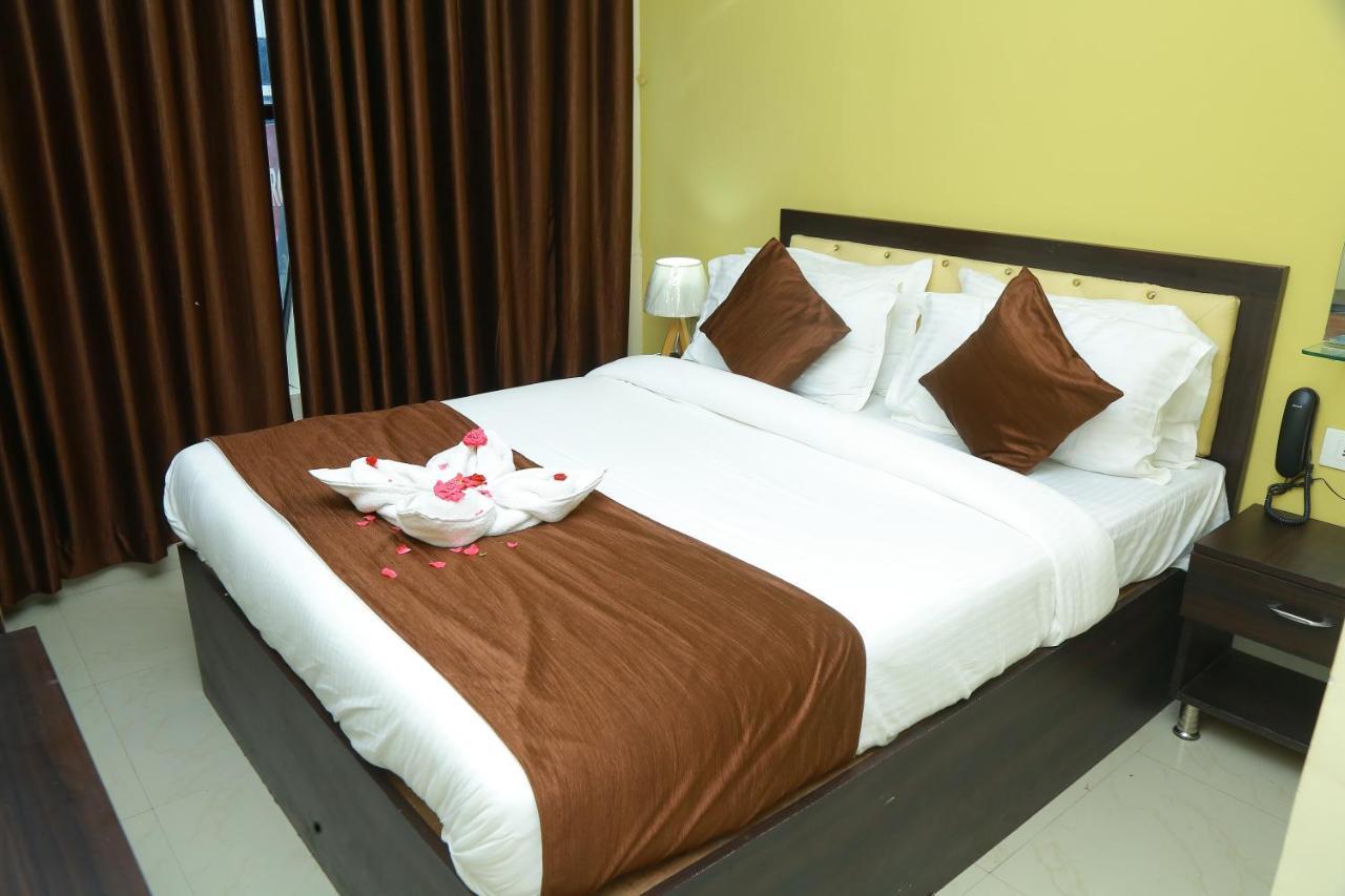 Hotel Sky Park Shamshabad Exteriér fotografie