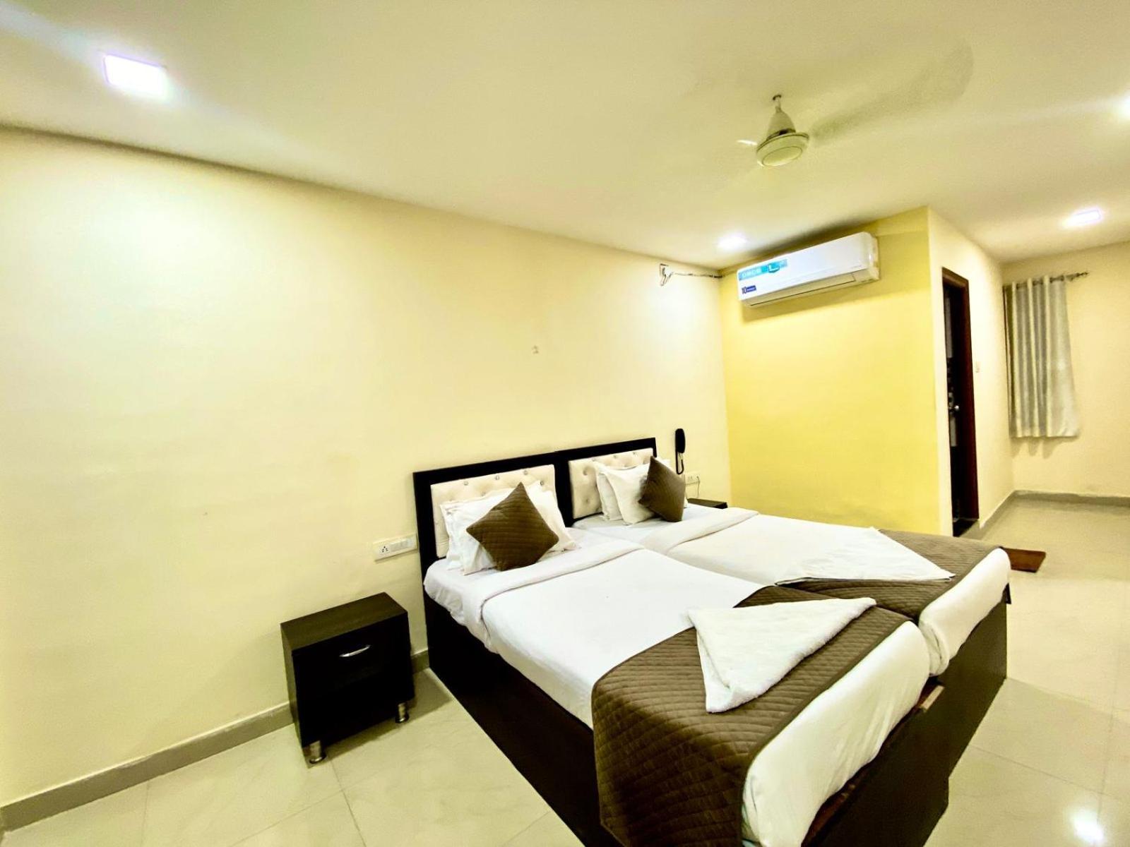 Hotel Sky Park Shamshabad Exteriér fotografie