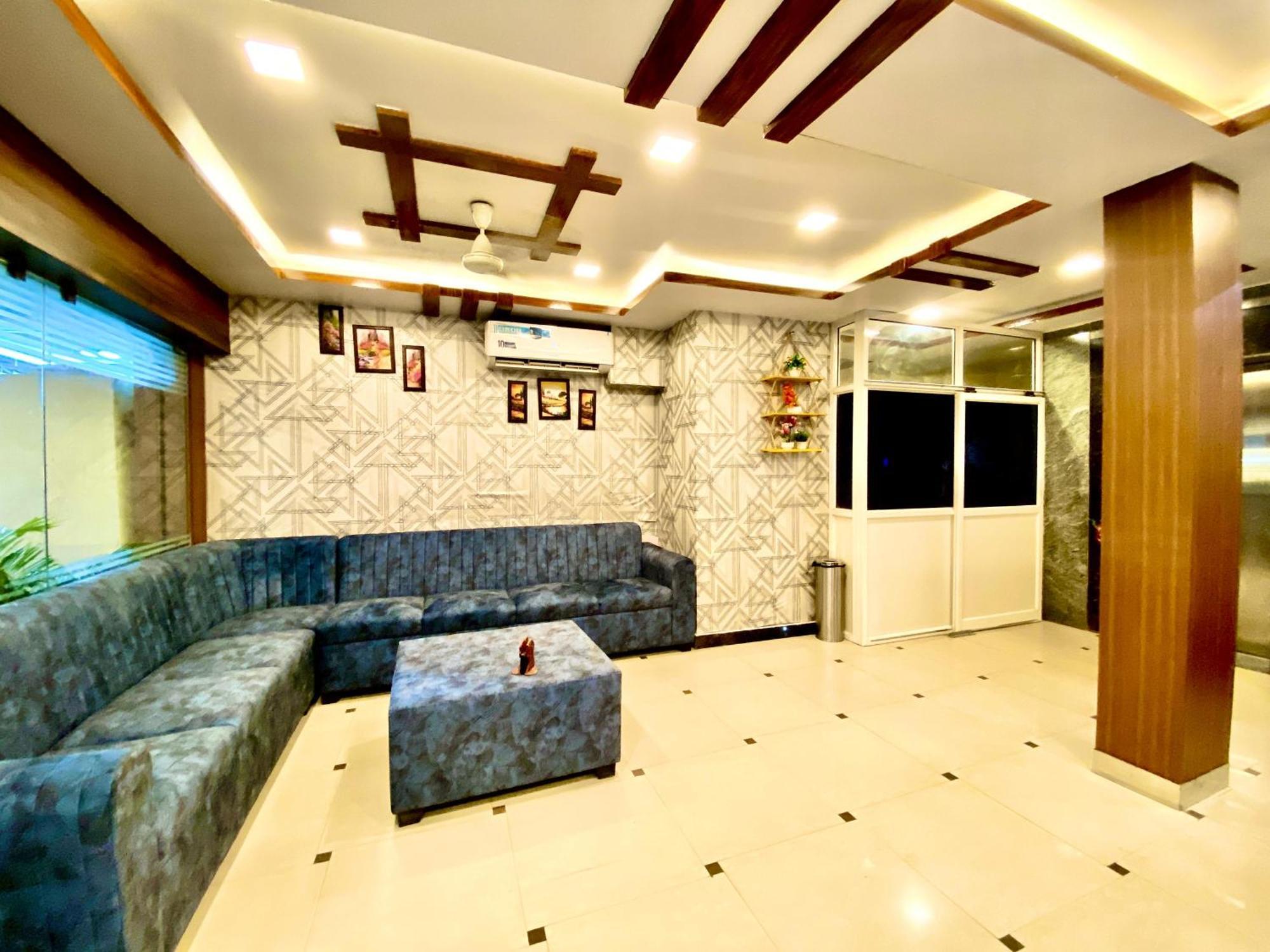 Hotel Sky Park Shamshabad Exteriér fotografie