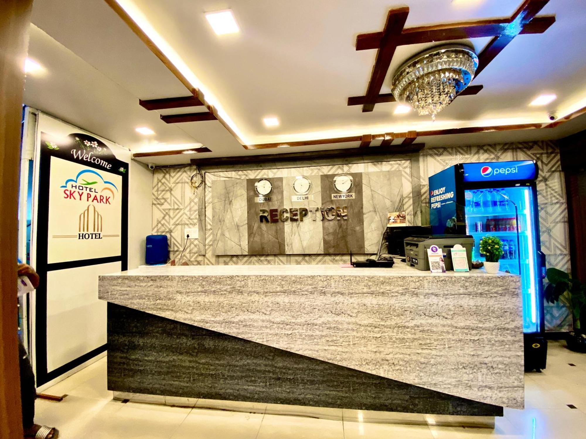Hotel Sky Park Shamshabad Exteriér fotografie