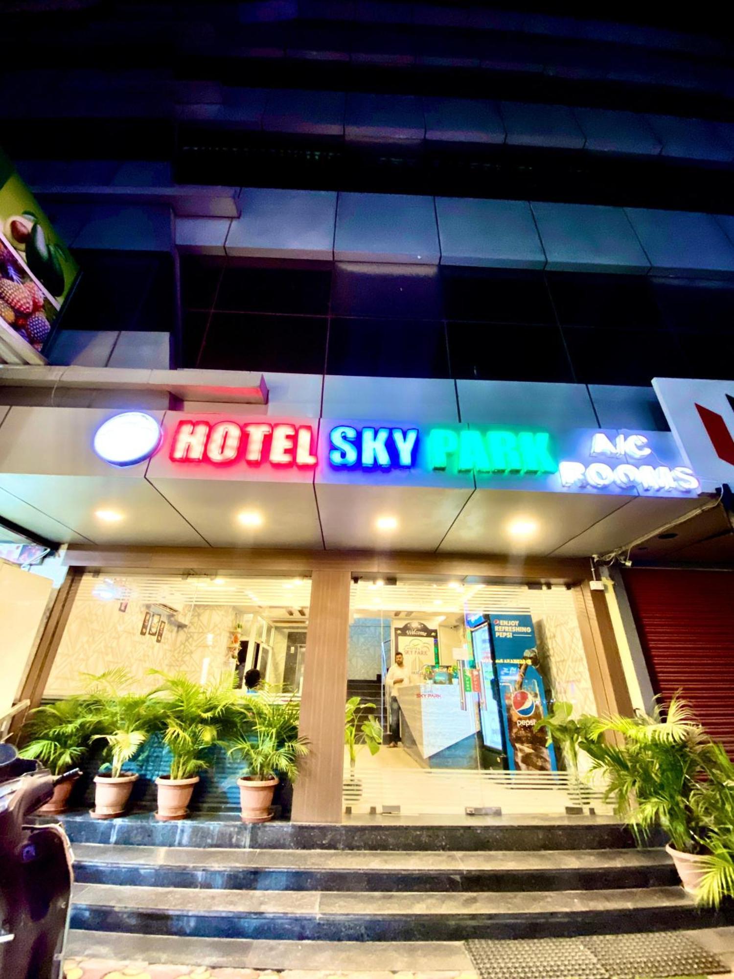 Hotel Sky Park Shamshabad Exteriér fotografie